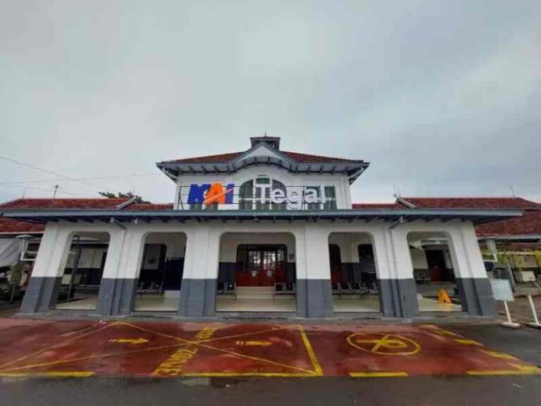 Unik! Kota Tegal Punya Dua Stasiun Bernama Sama, Ini Penjelasannya