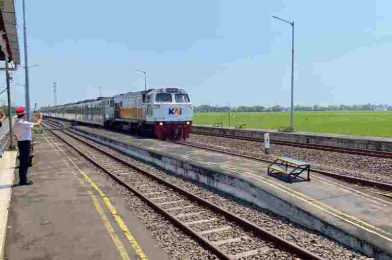 Jelajahi Destinasi Wisata dari Stasiun Batang, Yuk Simak Daftarnya