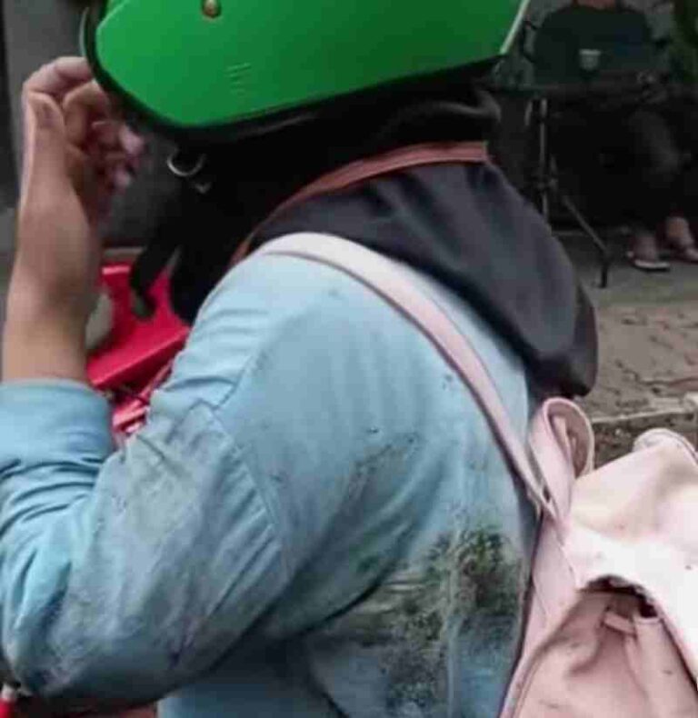 Viral! Penumpang Tunanetra Kecebur Selokan Setelah Petugas Tolak Bantu Dampingi, Transjakarta Bilang Begini