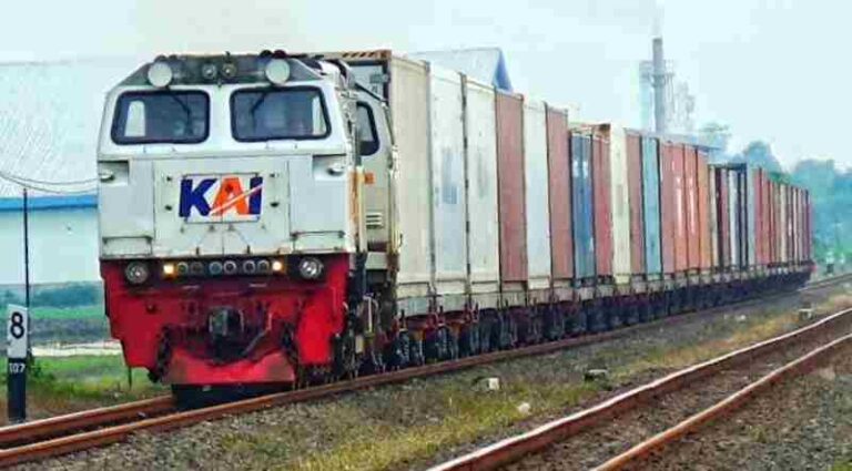 Stasiun KA Barang Lebih Senyap Ketimbang Stasiun Penumpang, Kenapa?