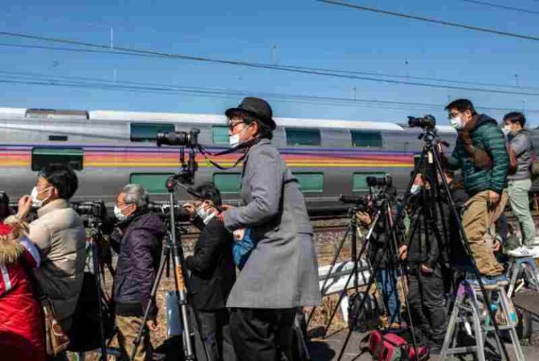 Demi Konten Nyawa Melayang: Jepang Perketat Aturan Fotografi di Area Kereta Api