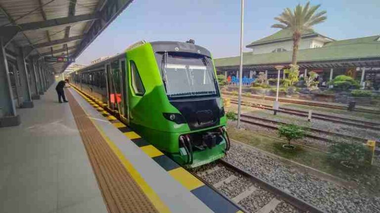 Aturan Baru Maret 2026: Perubahan Akses Penumpang Feeder KCJB di Stasiun Bandung