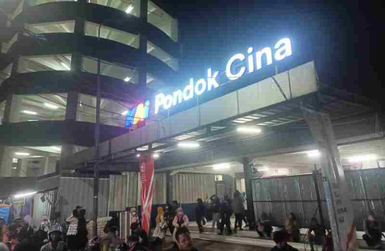 Mulai Hari Ini Akses Pintu Keluar Masuk Stasiun Pondok Cina Ditutup