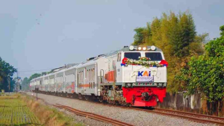 Inilah Daftar Kereta Api Rute Terpanjang di Indonesia, Ada yang Capai 16 Jam Perjalanan