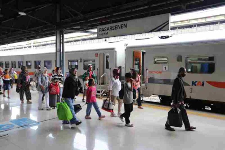 Keberangkatan Kereta Api dari Jakarta Jadi Paling Favorit Mudik 2026, Ini Data Penjualan Tertinggi