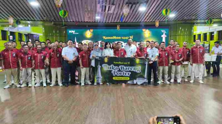 Buka Bersama Ribuan Porter, KAI: Bentuk Terima Kasih dan Apresiasi Setinggi-tingginya