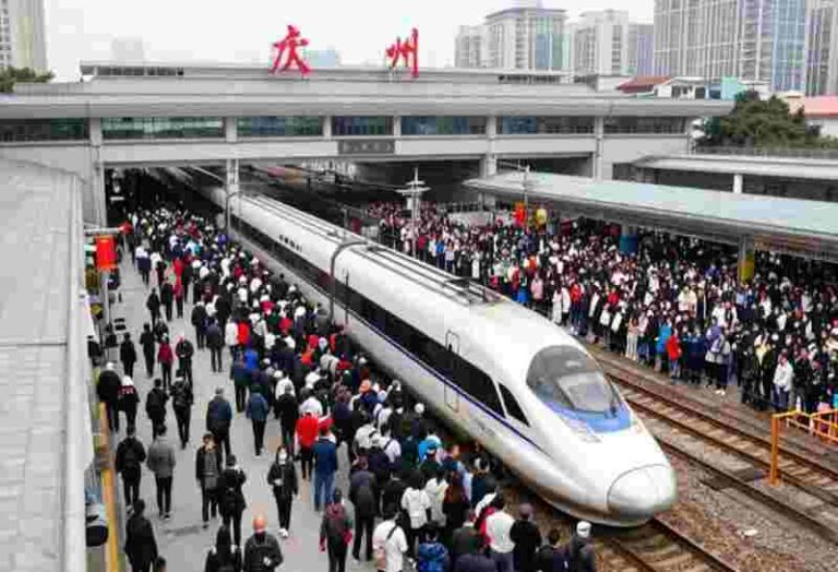 Rekor Baru di Guangzhou: Sistem Kereta Api Cina Berhasil Kelola Sepuluh Juta Penumpang Selama Arus Imlek