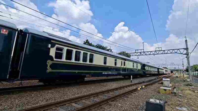 Uji Coba ke-2 Kereta Wisata Heritage Class alias KA Jaka Lalana, Kini Menuju Stasiun Cikampek