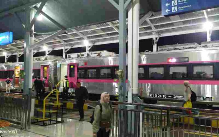 Setelah Stasiun Bandung dan Kiaracondong Ternyata Ada Stasiun Tersibuk Lainnya di Daop 2 Bandung