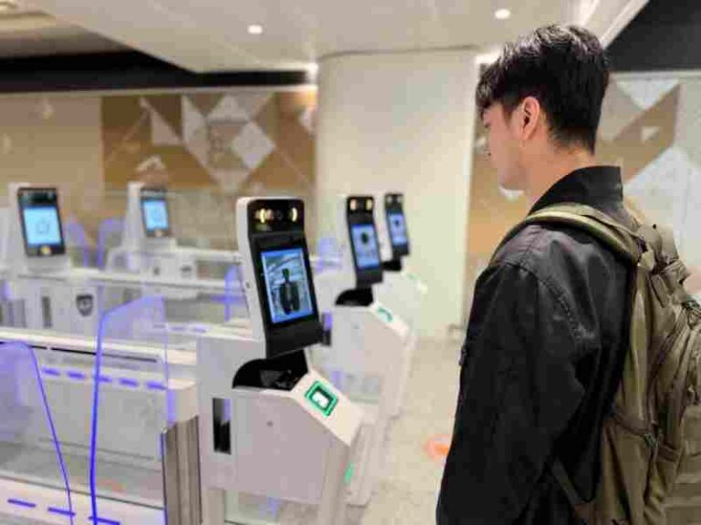 Tak Perlu Paspor Lagi! Bandara Hong Kong Luncurkan 12 ‘e-Channel’ Biometrik Terbaru untuk Akses Bebas Dokumen
