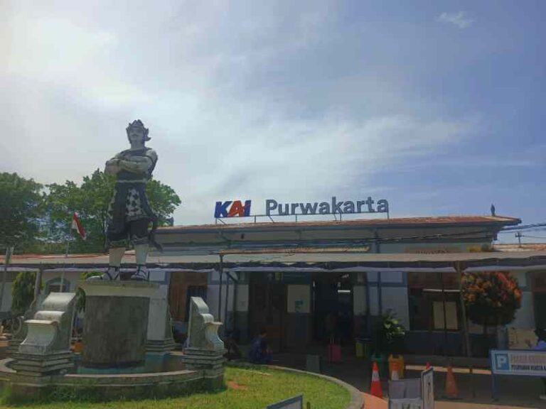 Demi Kelancaran, Kini Stasiun Purwakarta Punya Akses 2 Pintu Masuk Cegah Penumpukan