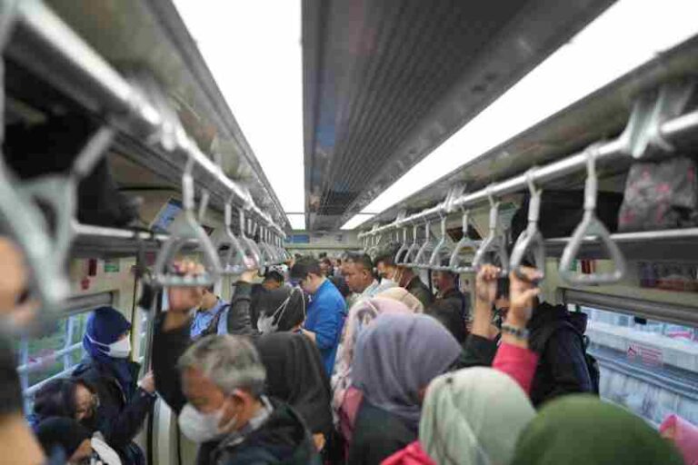 Pengguna LRT Jabodebek Meningkat, Masyarakat Memanfaatkan untuk Akses Wisata, Ini Datanya