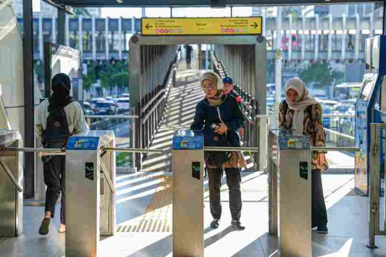 Rayakan Hari Angkutan Nasional, Naik Transjakarta Cuma Bayar Rp1 Besok!