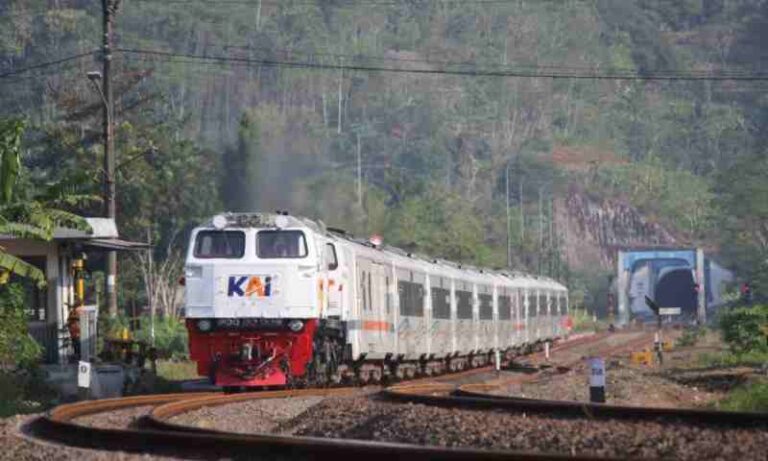 Tiap Akhir Pekan KA Purwojaya jadi Perjalanan Paling Digemari Masyarakat, Ini Penjelasannya