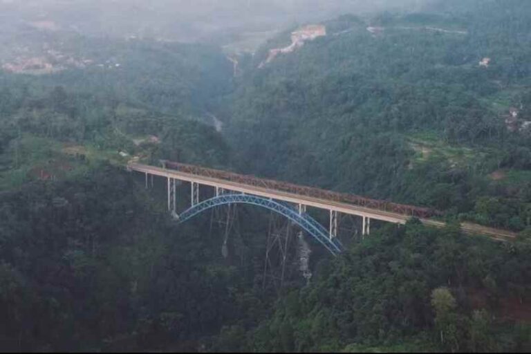 Miliki Tiga Generasi, Jembatan Cisomang yang Tertinggi di Jalur Kereta Api Indonesia Masih Tetap Primadona Hingga Kini