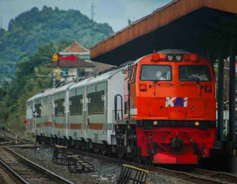 Mobilitas Penumpang Meningkat, KAI Kirim 25 Unit Kereta dari Jawa ke Sumbagsel