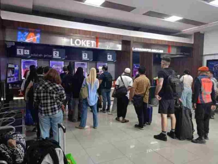 Ubah Jadwal dan Refund Tiket Kereta Api Lokal Bisa Dilakukan dengan Cara Ini
