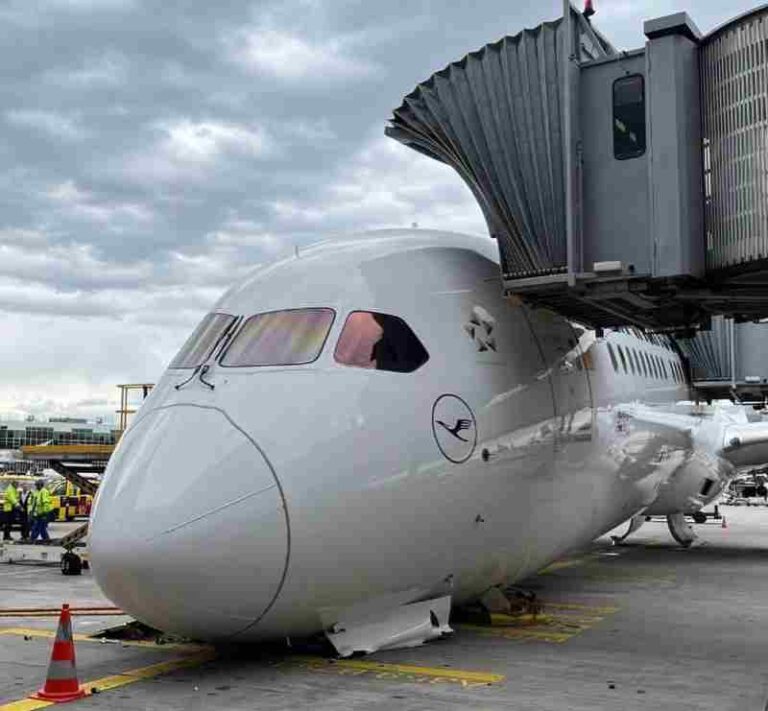 Insiden di Frankfurt: Nose Gear Boeing 787 Dreamliner Lufthansa Ambruk di Gerbang Bandara