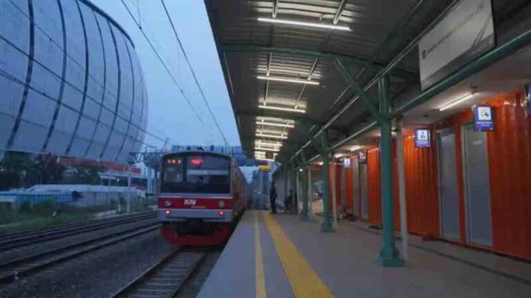 Stasiun JIS Beroperasi, Naik KRL Cuma Rp1 Selama Seminggu